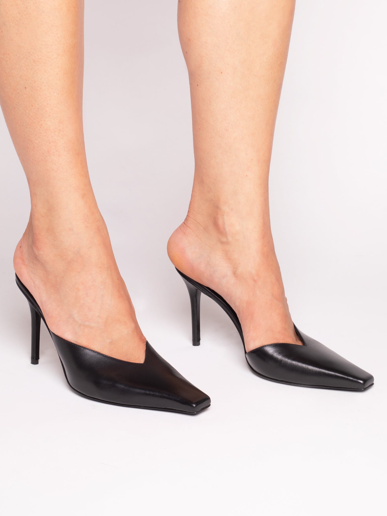 BOSS MULE LEATHER IN BLACK