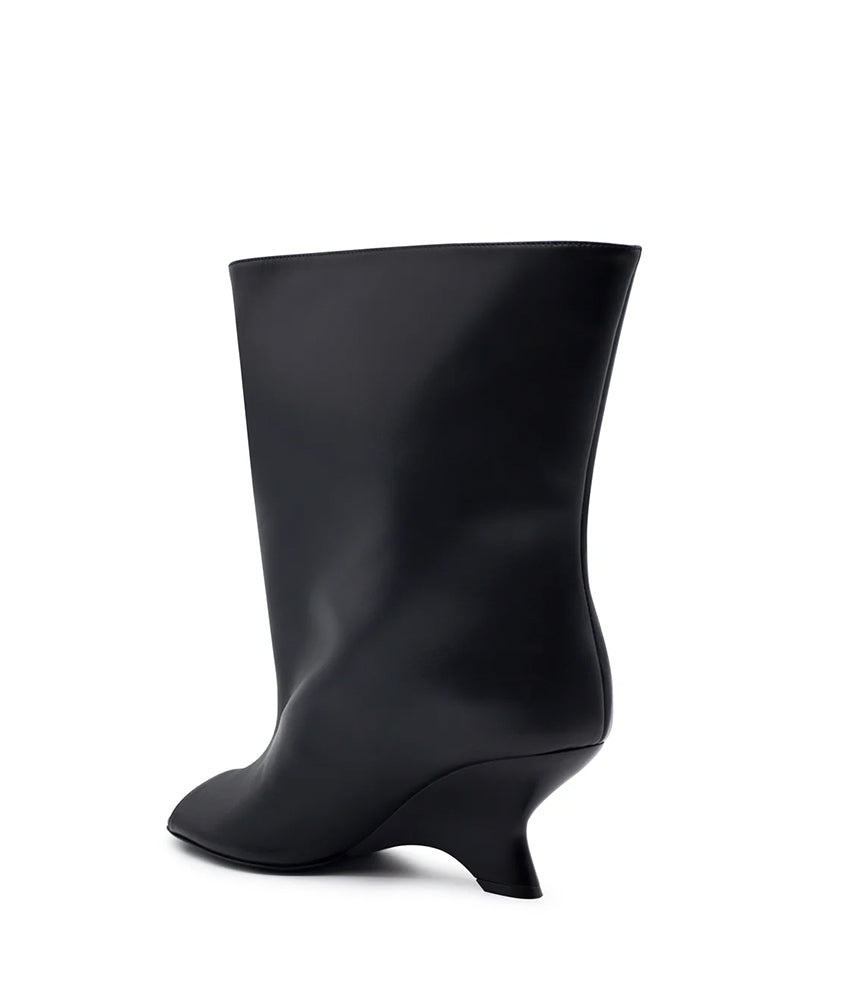 GIA CALF LEATHER IN BLACK