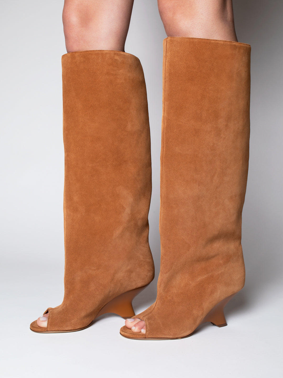 NINETTE SUEDE IN CARAMEL