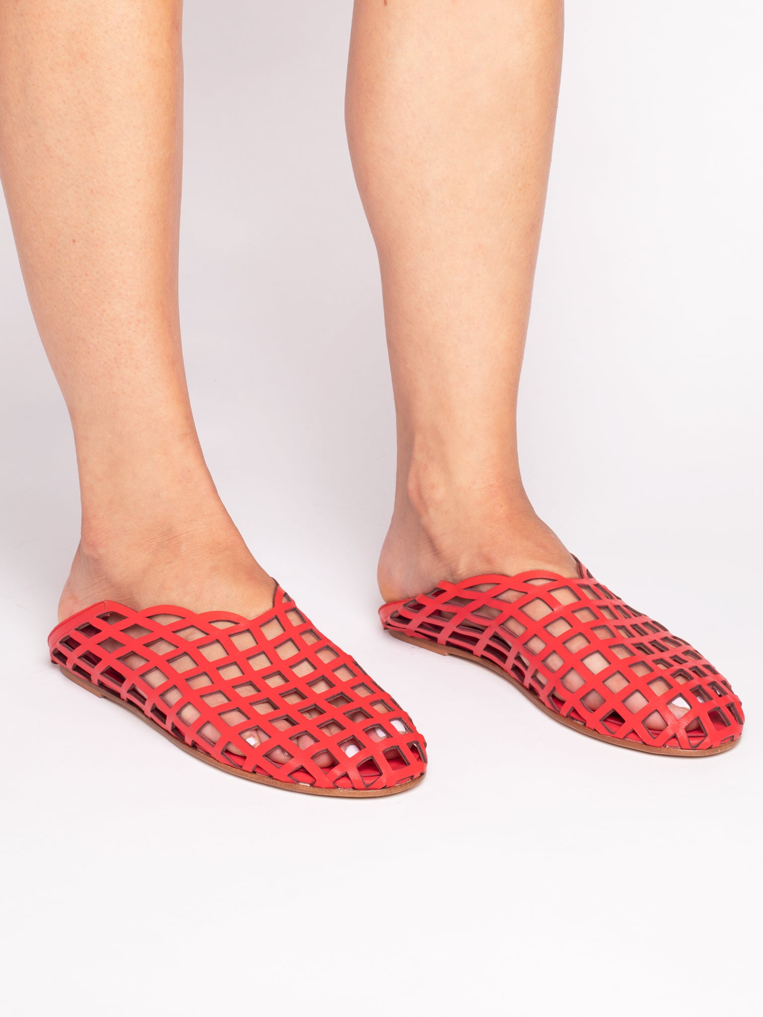 PEEK-A-BOO BALLERINA NAPPA IN RED