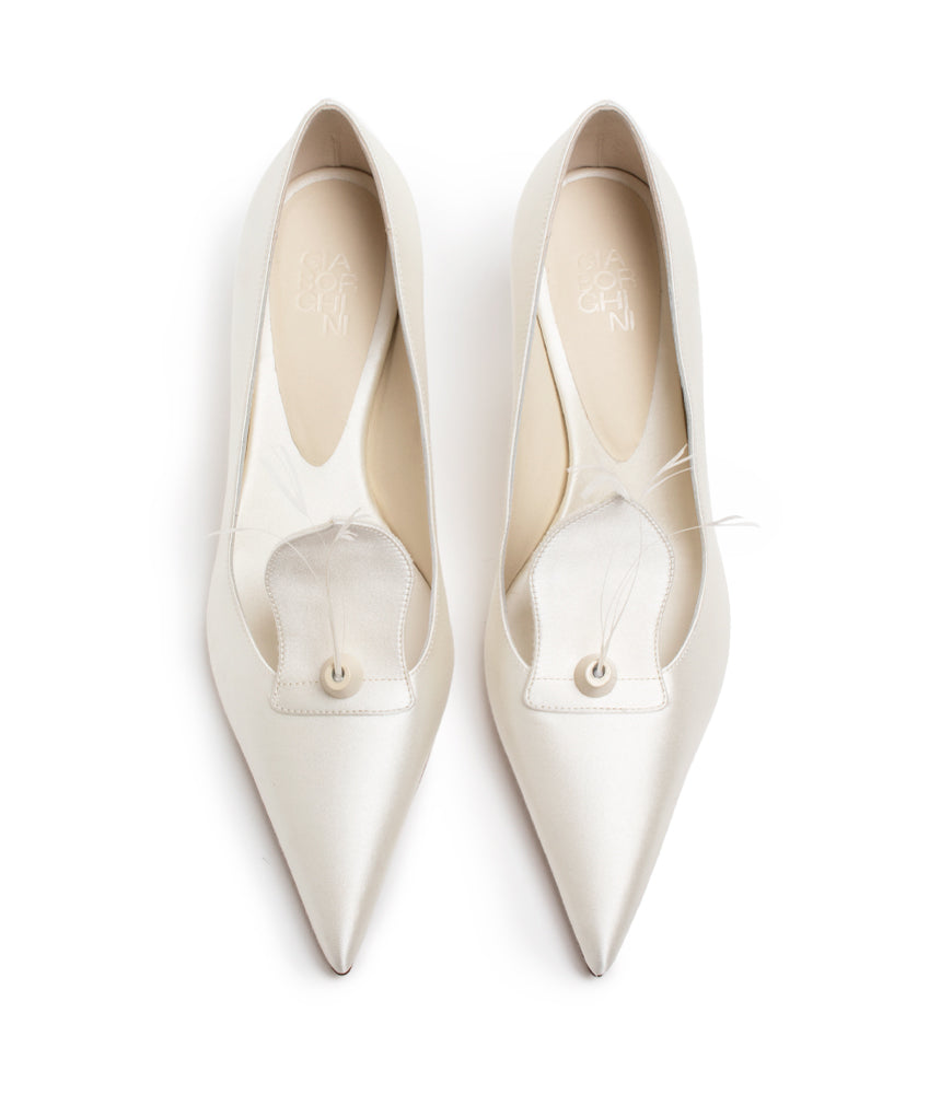 RENATA FEATHER SATIN IN IVORY