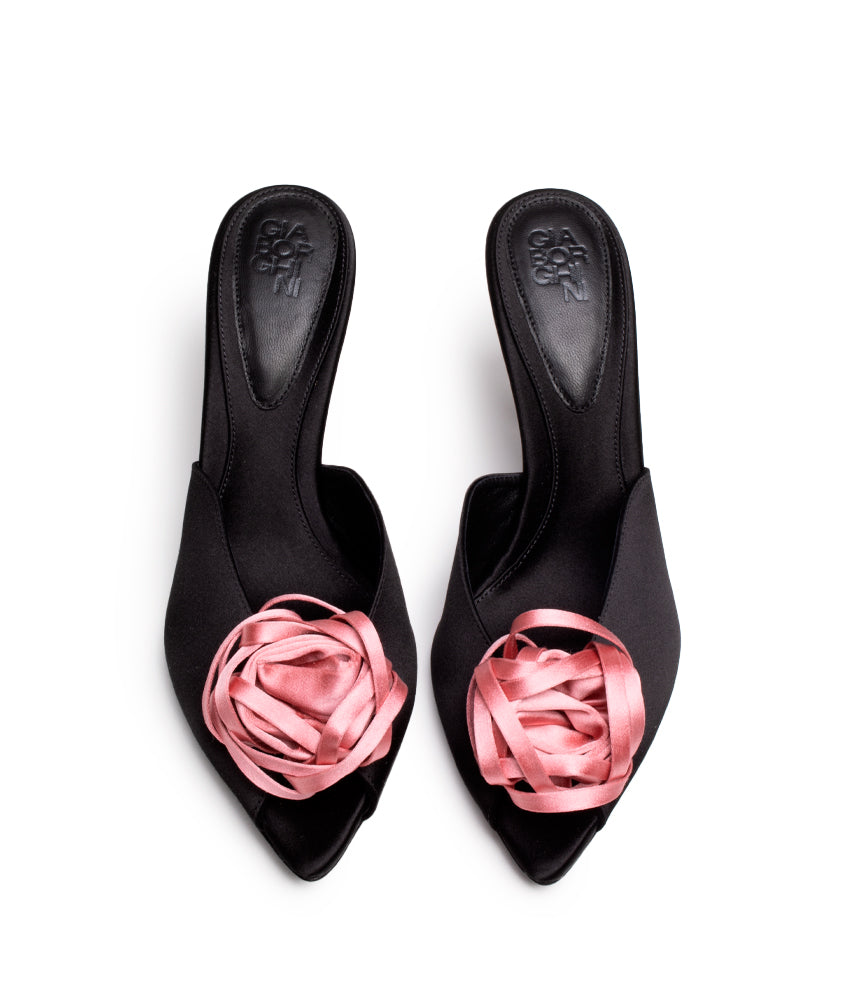 ROMI FLOWER SATIN IN BLACK / PINK
