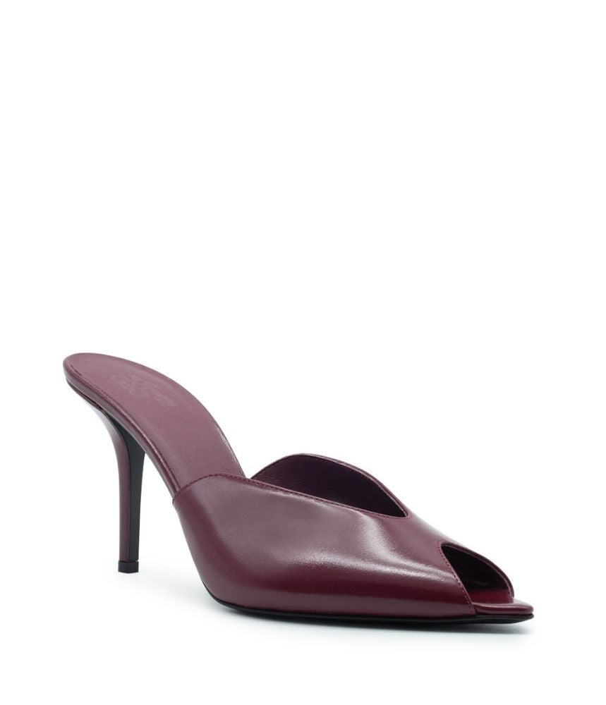 ROMI SHINY CALF LEATHER IN BORDEAUX