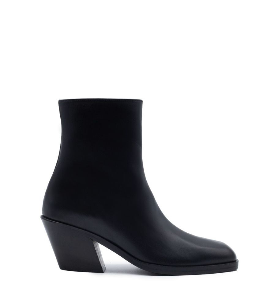 TAYLOR CALF LEATHER IN BLACK