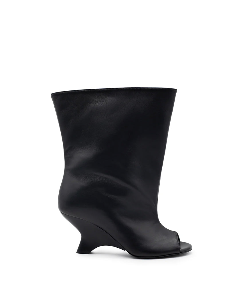 GIA CALF LEATHER IN BLACK