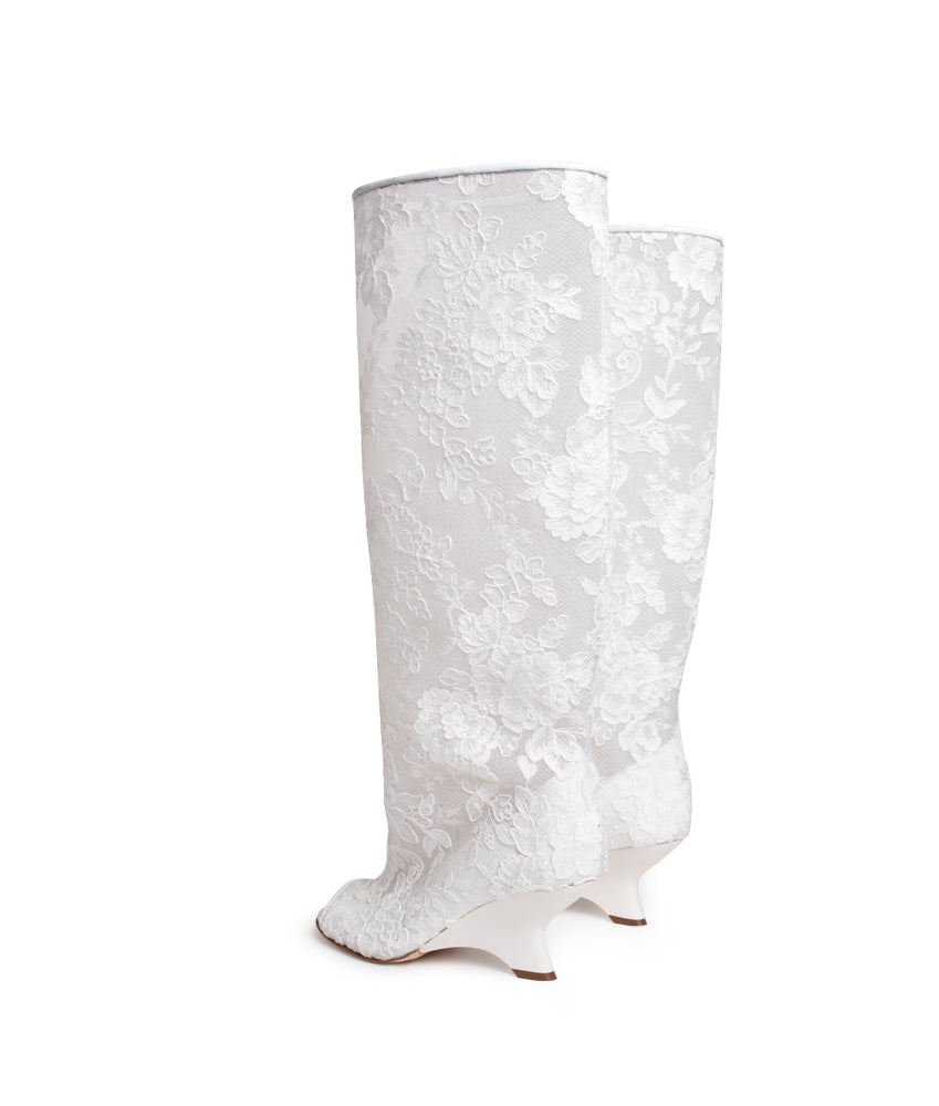 NINETTE LACE IN WHITE