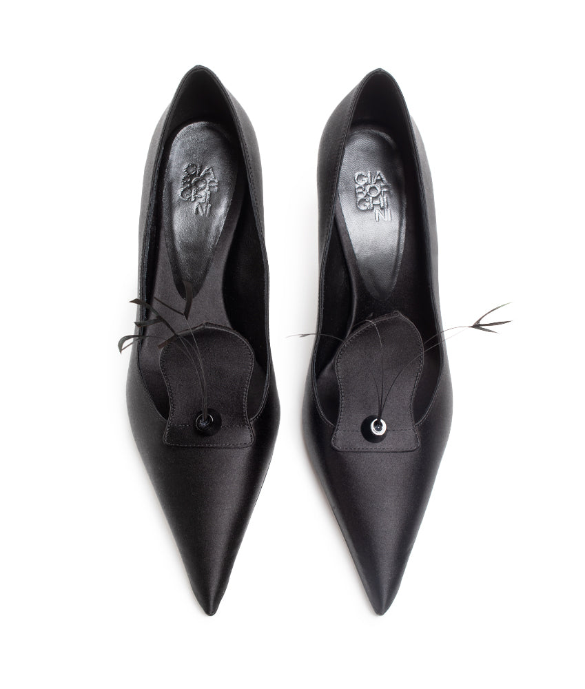 RENATA FEATHER SATIN IN BLACK
