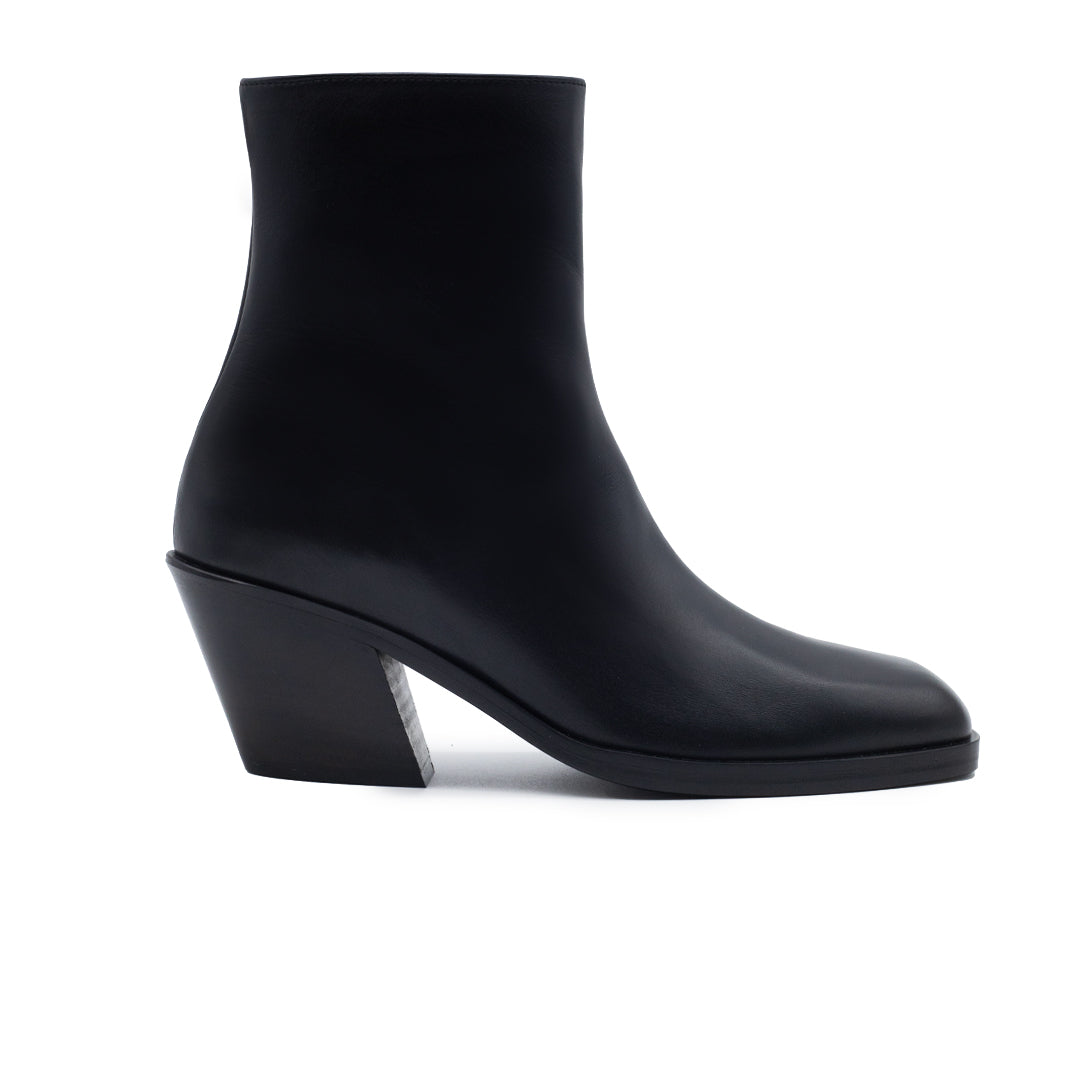 TAYLOR CALF LEATHER IN BLACK