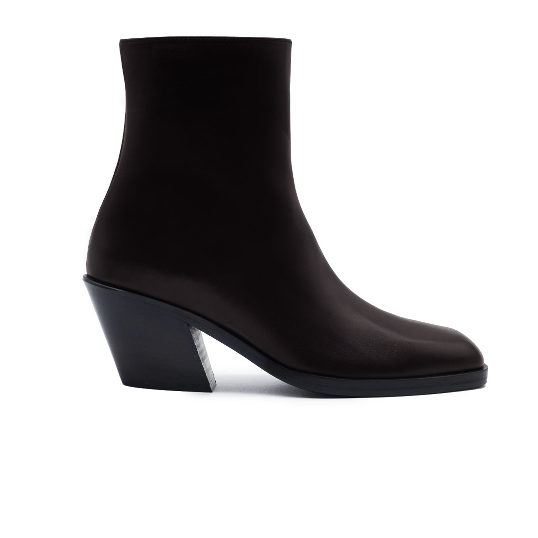 TAYLOR CALF LEATHER IN CHOCOLATE